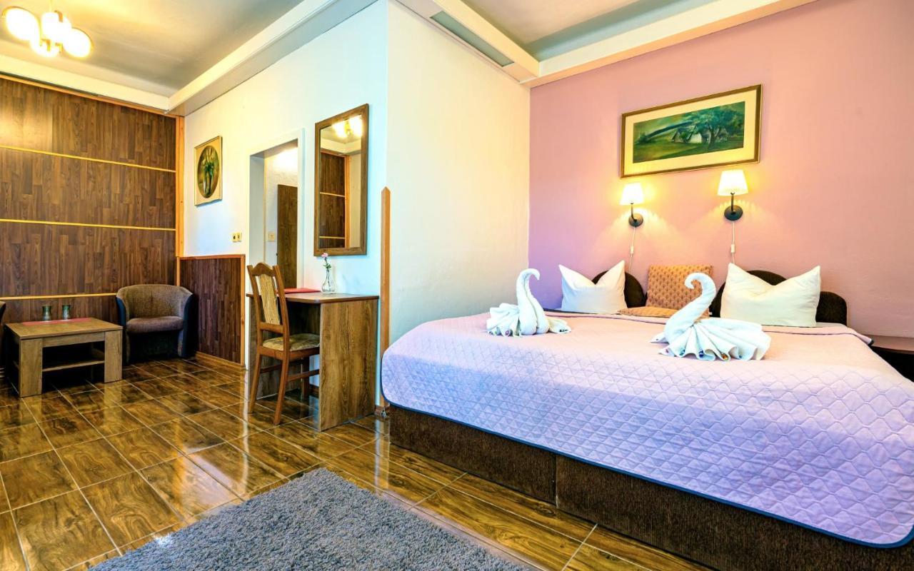 Hotel Dzban Jindrichov Ngoại thất bức ảnh